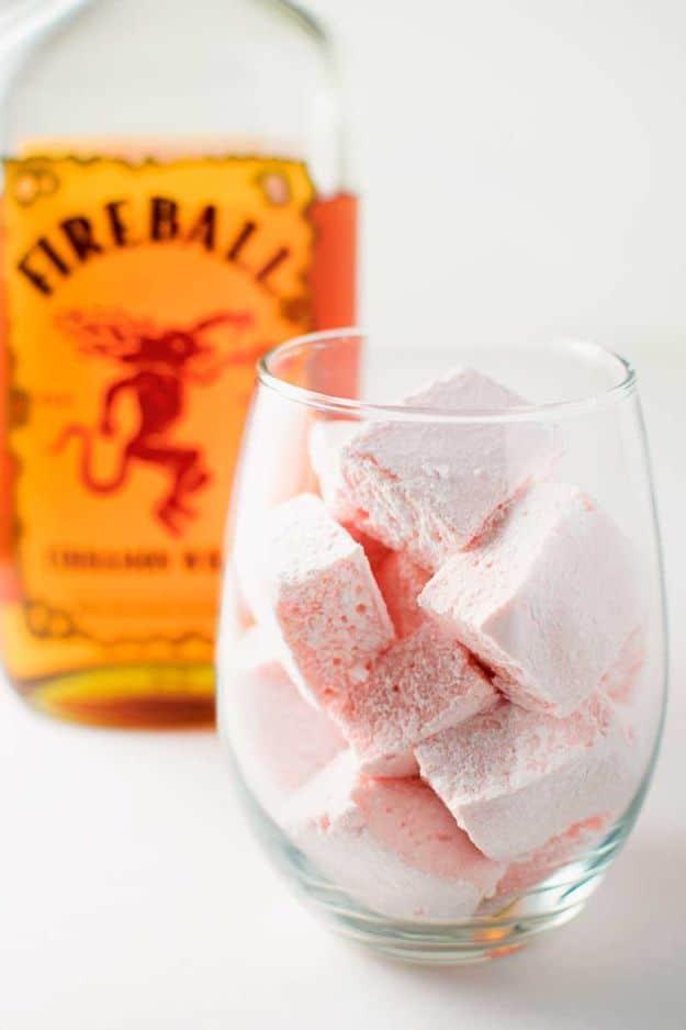 Fireball Whiskey Recipes - Fireball Whisky Marshmallows - Fire ball Whisky Recipe Ideas - Pie, Desserts, Drinks, Homemade Food and Cocktails - Easy Treats and Christmas Dishes #fir