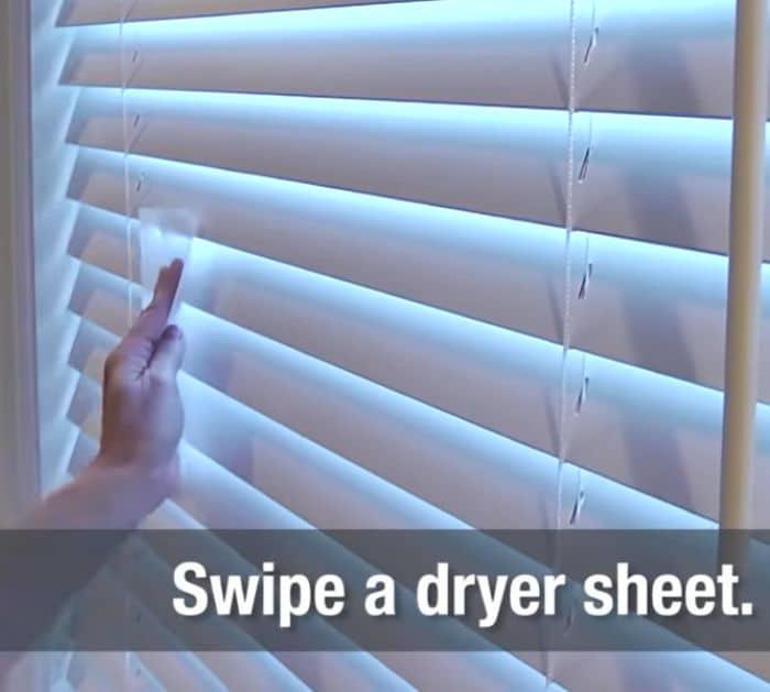 How to Clean Blinds Using a Dryer Sheet