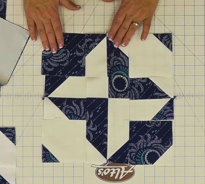 How to Make Disappearing Hourglass Quilt