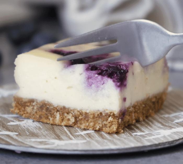 Easy Blueberry Cheesecake Bars Recipe