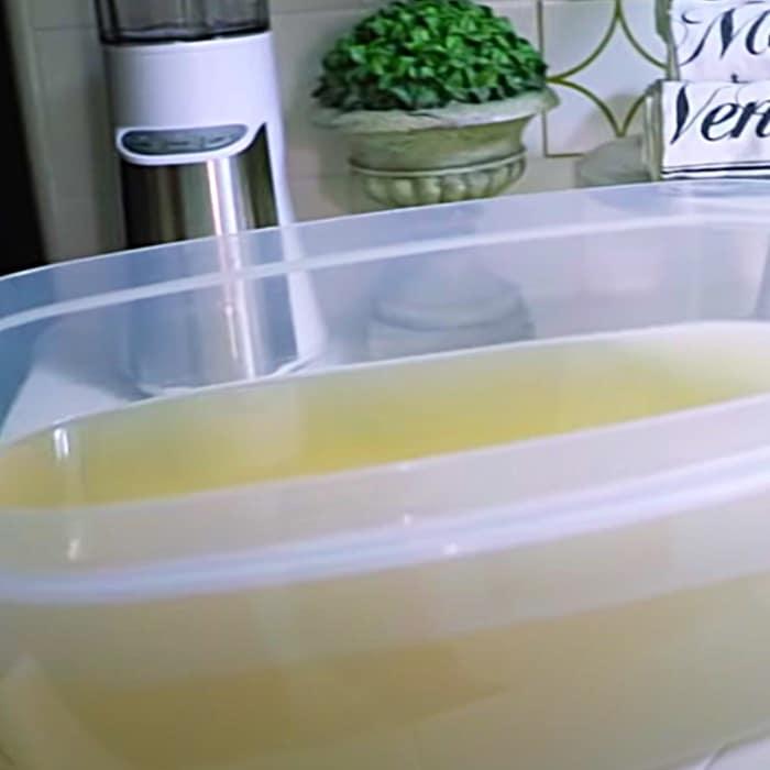 How To Make Bed Sheets White Again - Easy Ways To Clean Laundry - Laundry Hacks For White Sheets