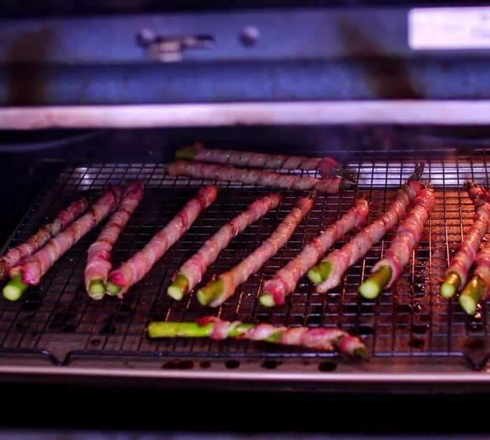 How To Make Bacon Wrapped-Asparagus