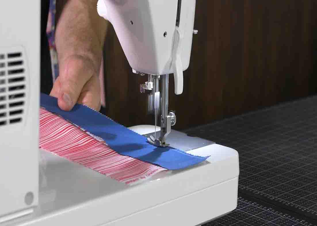 Sewing four strips for the strip mirage quilt