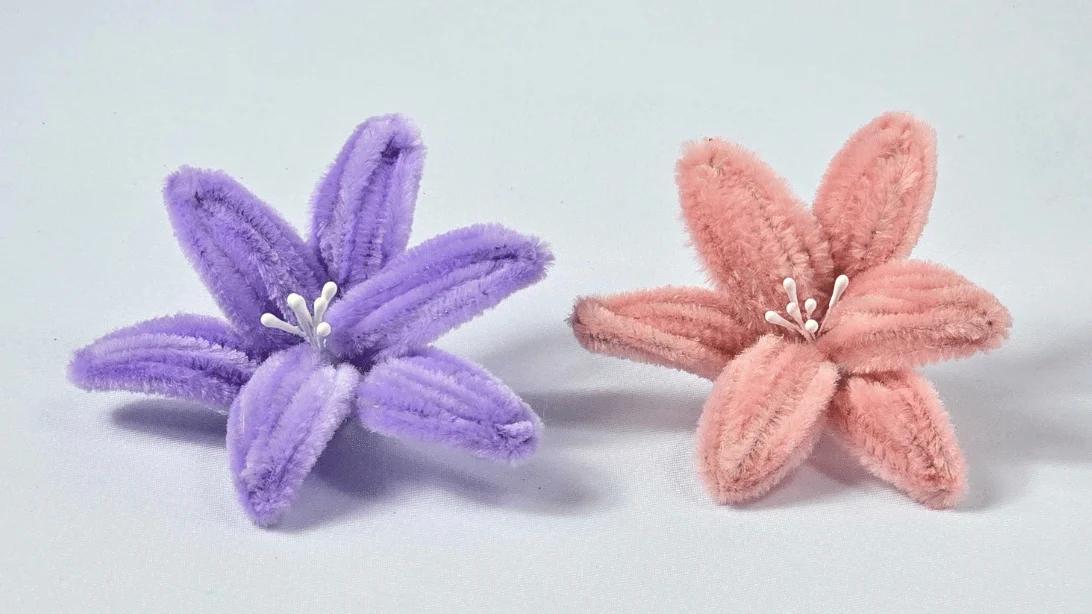 Colorful and easy DIY Pipe cleaner liles