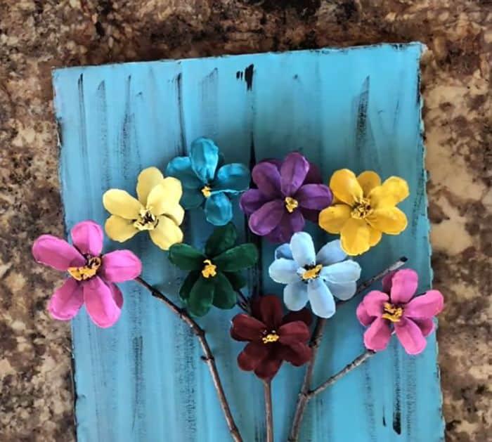 How to Make Flowers Using Pine Cones