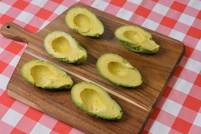 How to make a strawberry caprese stuffed avocados — How to Make Avocado Halves for Salad