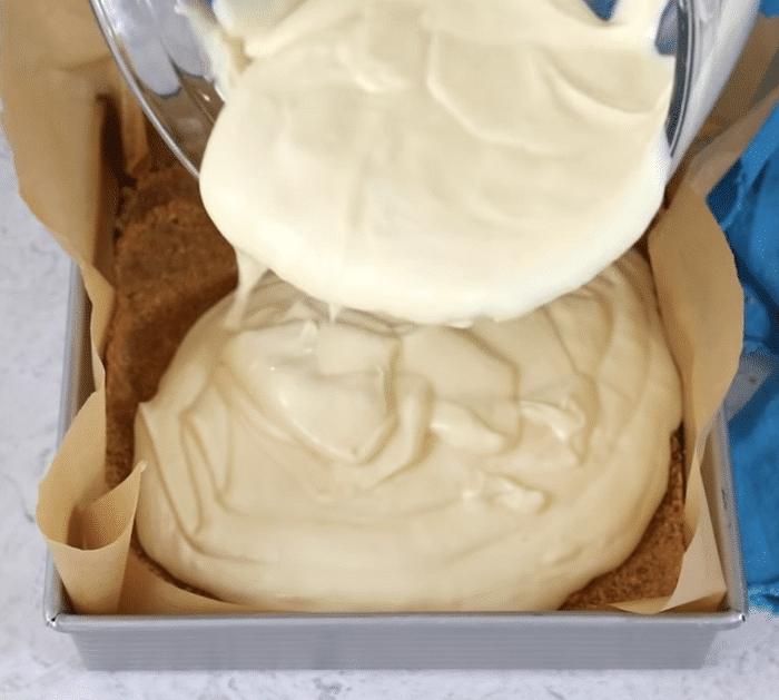 Smooth and Creamy Cheesecake Bars Instructions