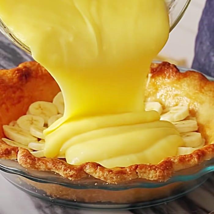 Banana Cream Pie Recipe - Easy Dessert Ideas - How To Make Banana Cream Pie