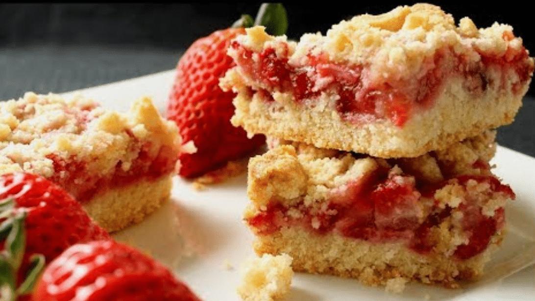 Quick and Easy Strawberry Crumb Bars Recipe