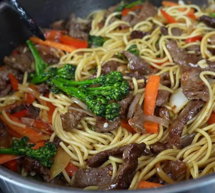 How To Make Chili Garlic Steak Noodles