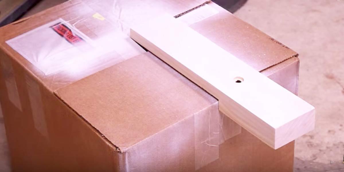 He Cuts Two Pieces Of Wood And Makes An Awesome Home Decor Item You Need…