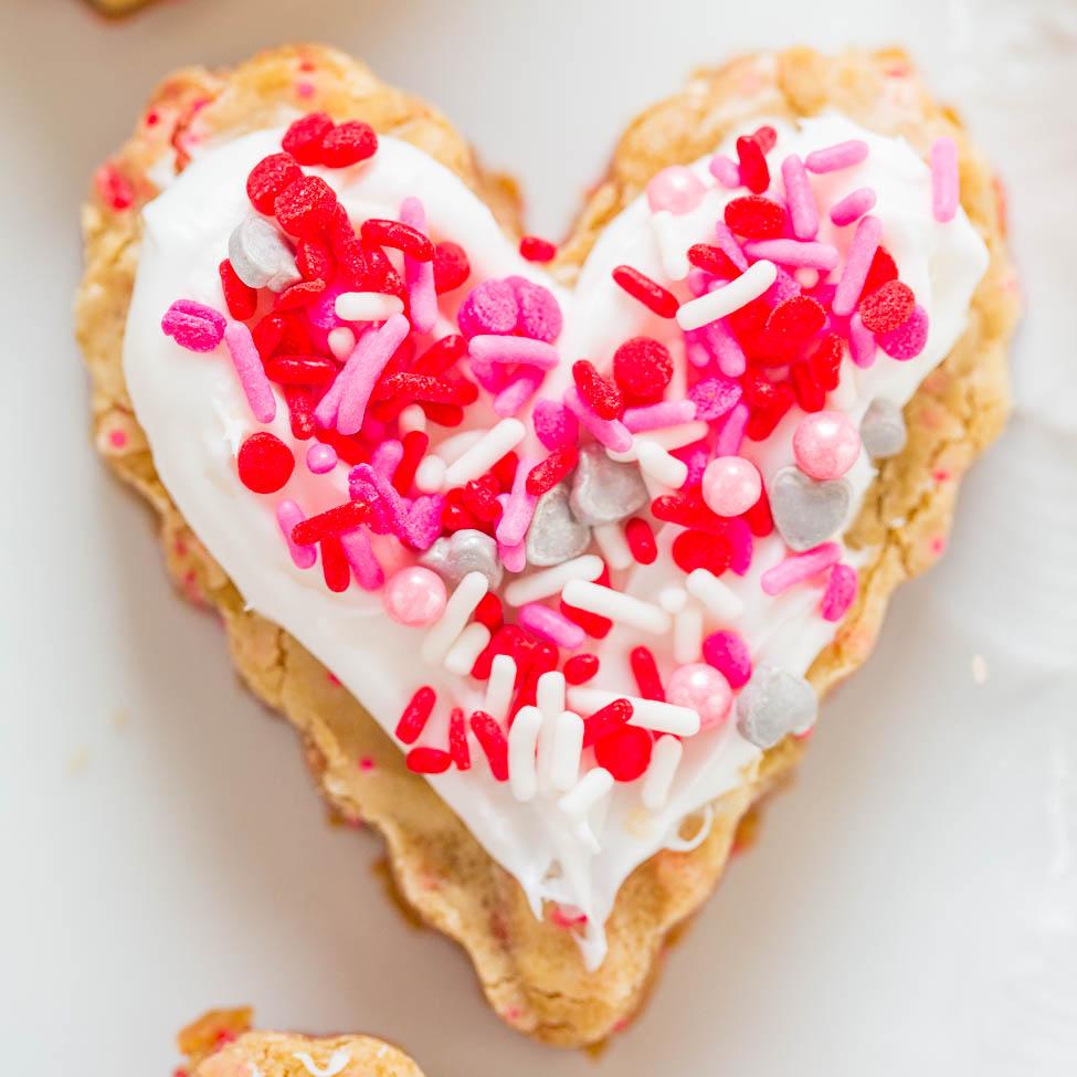 Valentine cookie recipes - soft frosted heart cookies, easy Valentine recipe