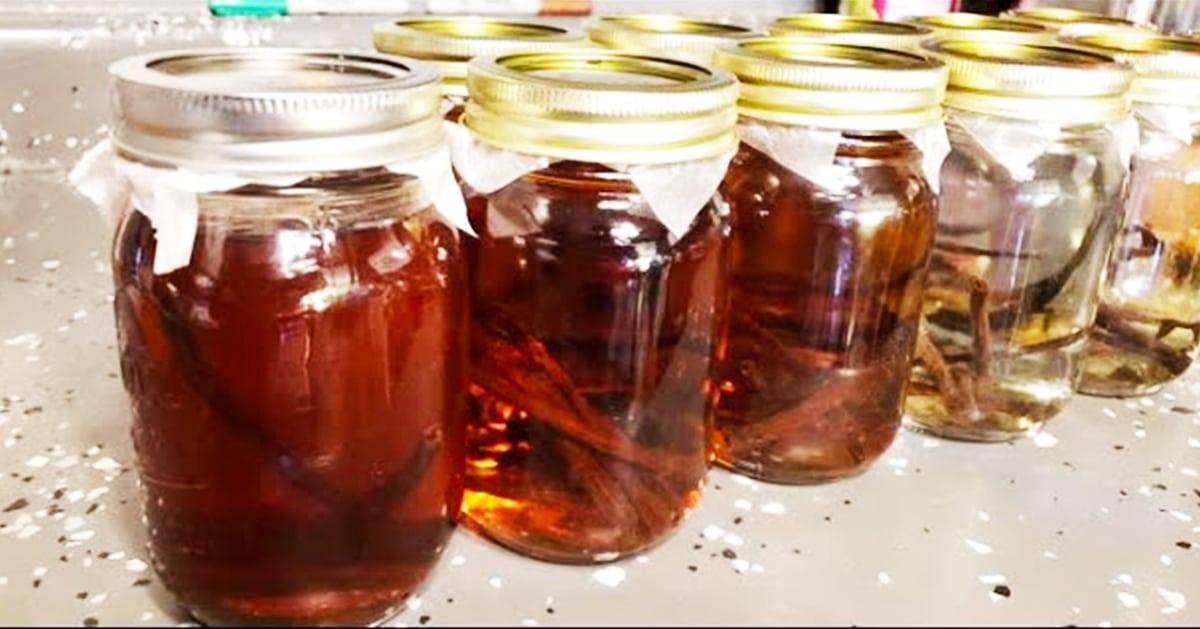 Homemade Vanilla Extract for Holiday Gift Idea