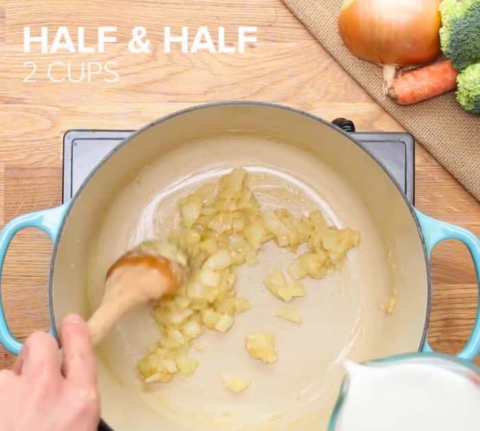 Easy One Pot Broccoli Cheddar Soup Recipe