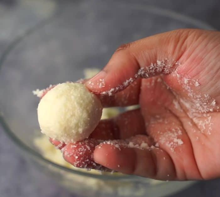 Easy To Make Chocolate Coconut Balls