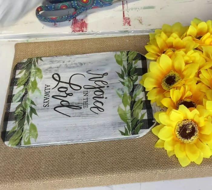 Easy To Make Dollar Tree DIY Flower Wall Décor
