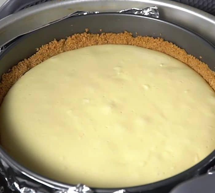 Easy Banana Cream Cheesecake Recipe