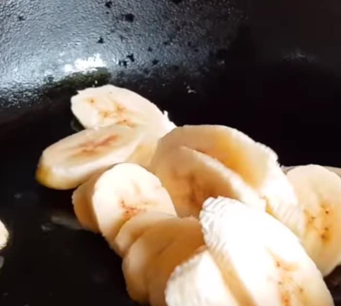 Make banana bread toast for breakfast