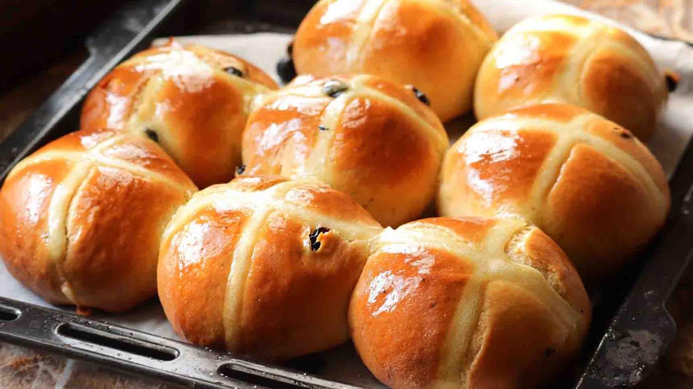 Soft Hot Cross Buns Recipe