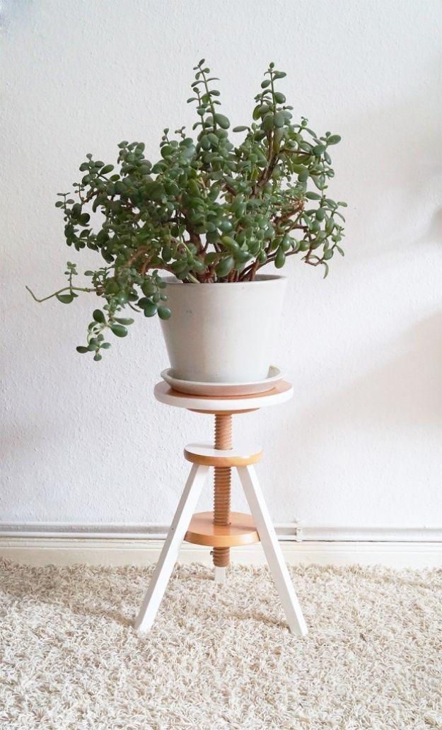 Piano Stool Plant Stand, no special skills needed to pull this together and an accent that makes the whole room feel finished