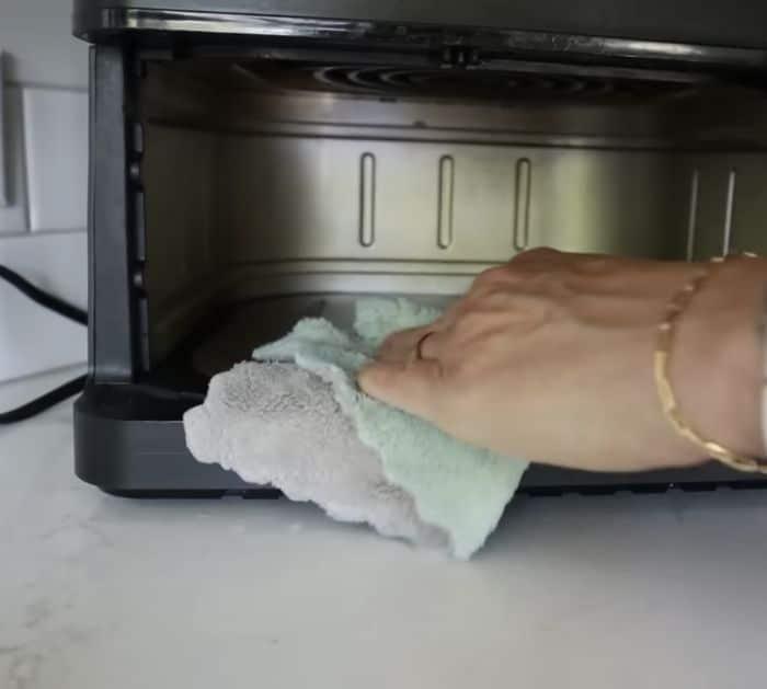 How to Maintain a Clean Air Fryer