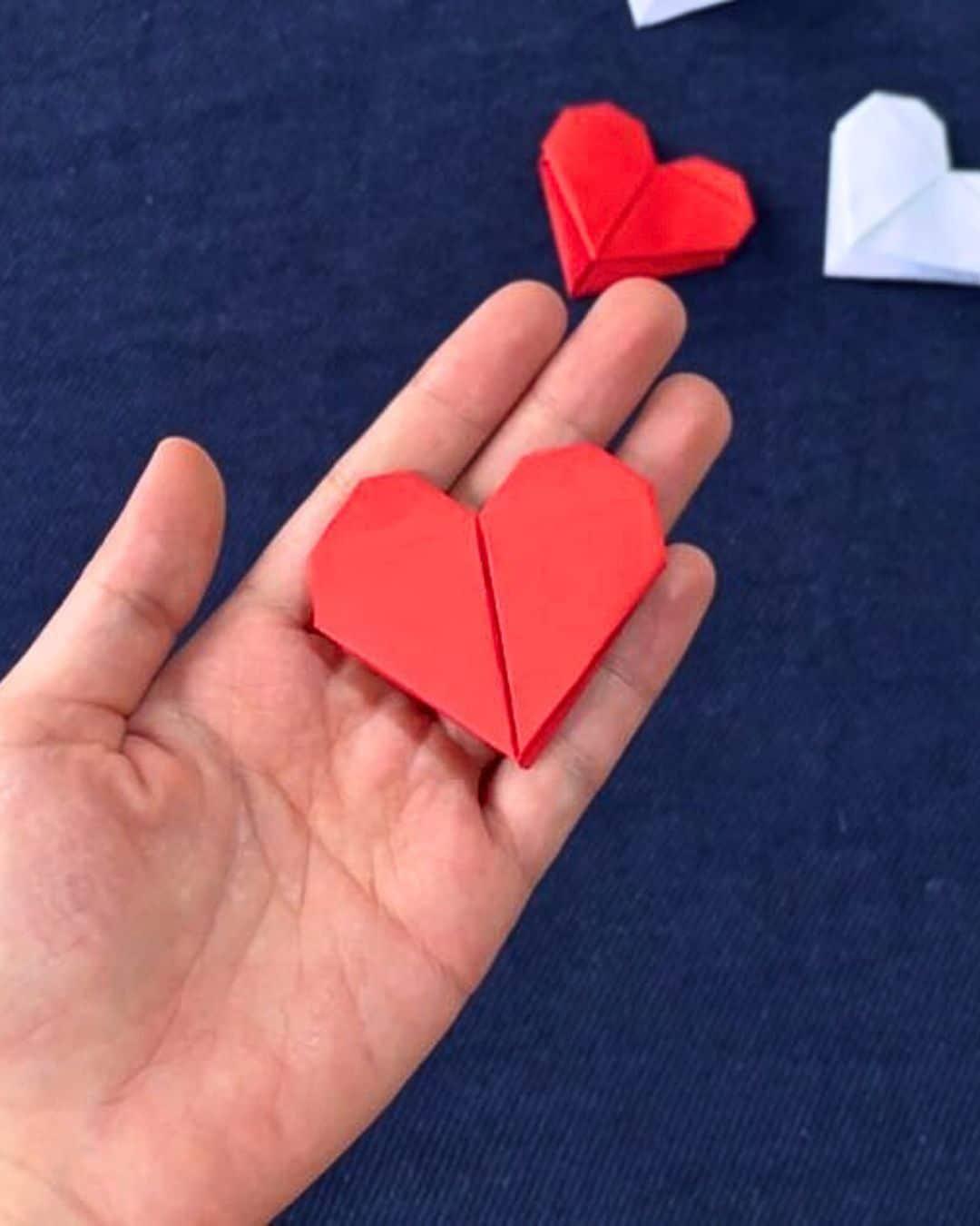 Origami Heart Bookmark — handmade bookmark steps