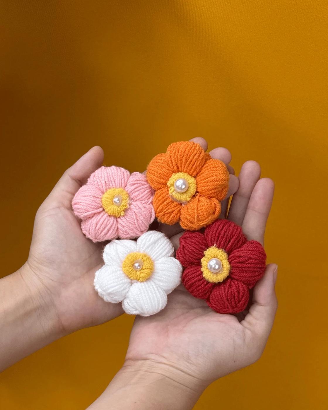 Flowers Using Yarn — diy yarn flowers gift