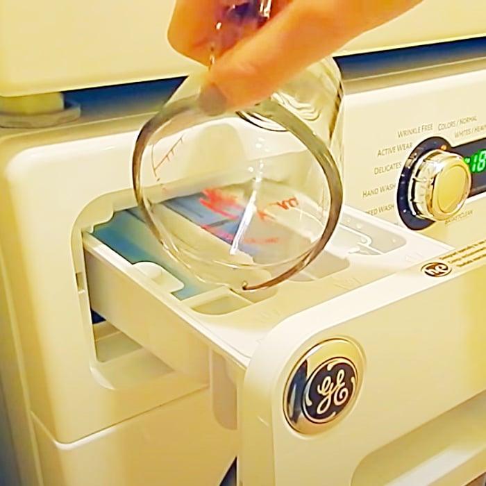 Easy Way To Clean Mildew - Natural Way To Clean Mildew - How To Wash Towels