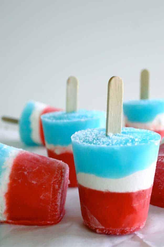 4th of July dessert ideas rocket-pops | DIY Projects & Crafts by Sueeye #fourthofjuly #july4th #desserts