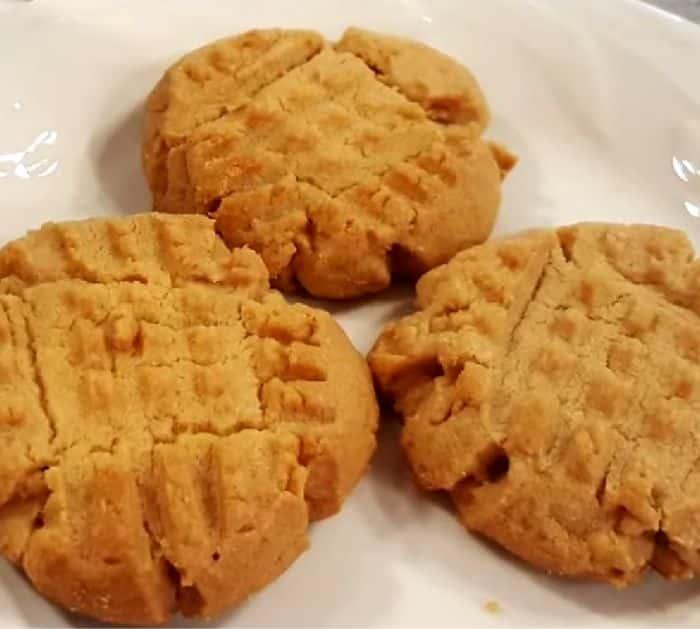 Easy Peanut Butter Cookies Recipe