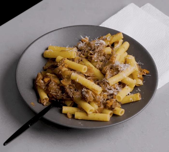 How to Make Onion and Beef Pasta