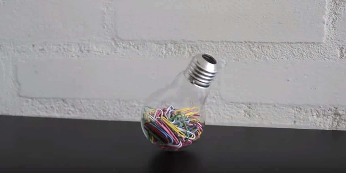 He Shows Us How To Make 5 Awesome DIY Light Bulb Projects…