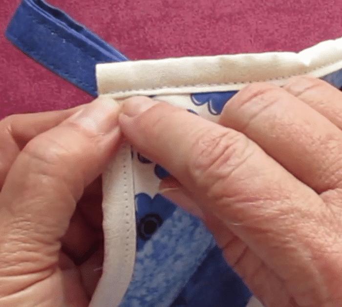 Easy Scrappy Potholder Sewing Tutorial