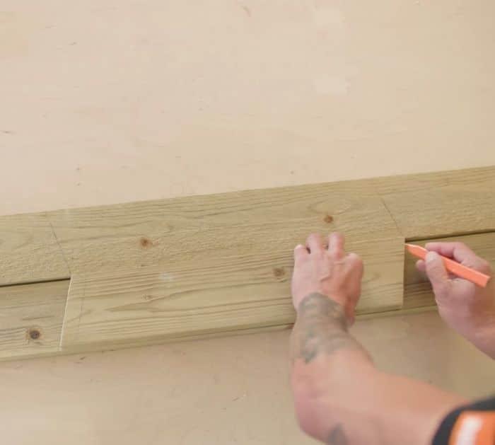 Easy DIY Ladder Planter Tutorial