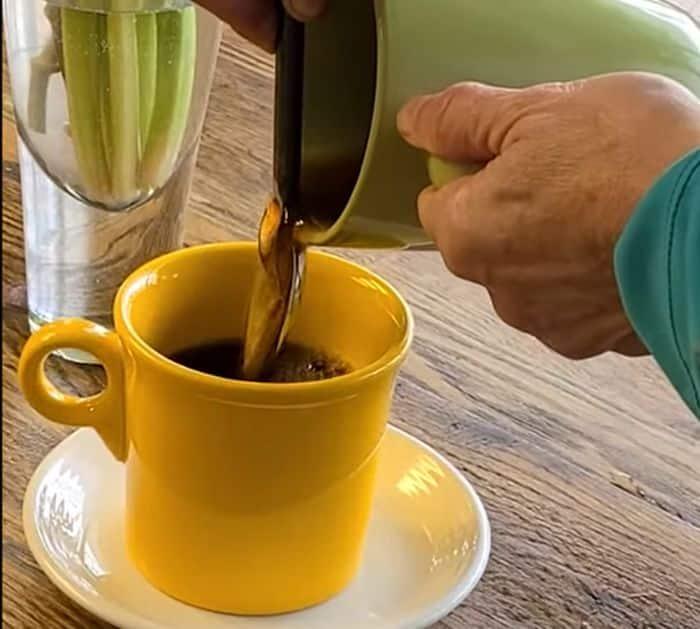 How to Pour Liquid Without Spilling