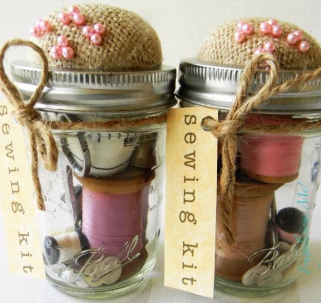 Sewing Kit DIY Gift, low effort but it never looks that way and the kind of gift that starts a new tradition