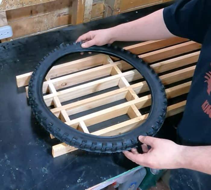 How to Make a Toy Shelf from an Old Tire project