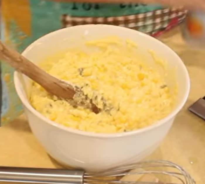 How to Make Corn Casserole Ingredients