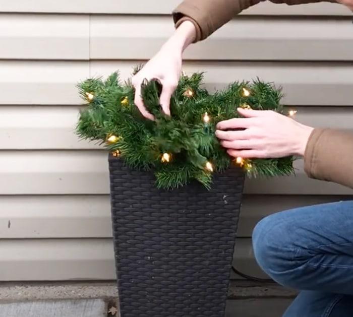 Easy Christmas Planter - Outdoor Decorating - Outdoor Lanterns