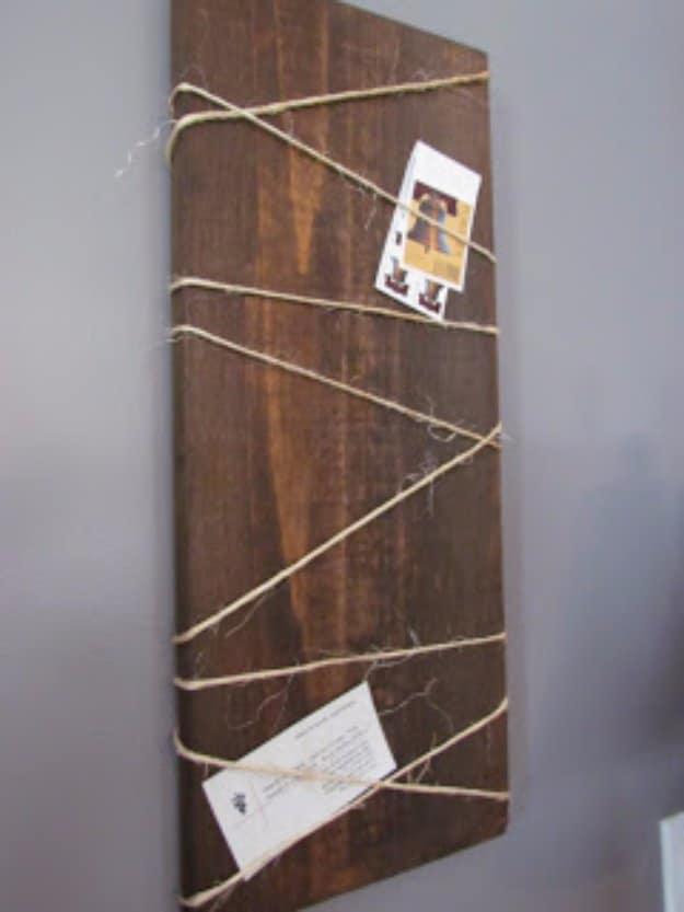 DIY Renters Decor Ideas - Wood Hanging Noteboard - Cool DIY Projects for Those Renting Aparments, Condos or Dorm Rooms - Easy Temporary Wall Art, Contact Paper, Washi Tape and Shel