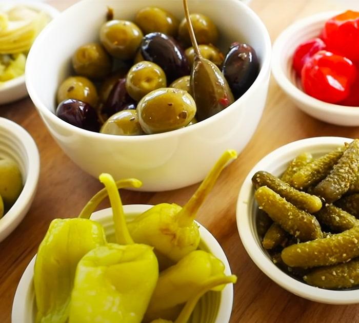 How To Make A Charcuterie Board | Homemade Recipes