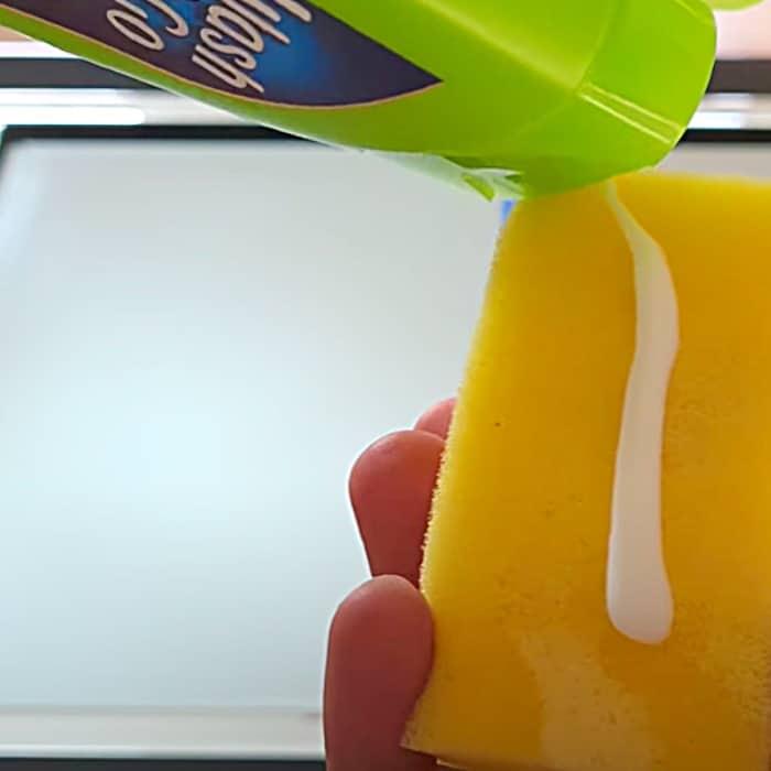 How To Clean A Mirror - Make A Mirror Anti Fog - Shampoo Mirror Hack
