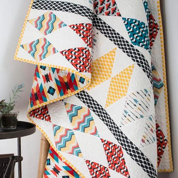 Free Modern Quilt Pattern | Easy Geometric Design Quilt | DIY Projects & Crafts by Sueeye at