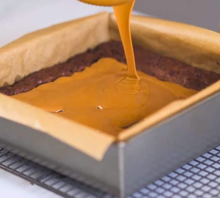 How to Make Lotus Biscoff Brownies
