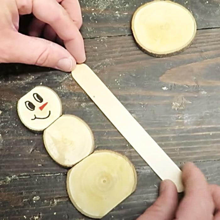 How To Make A Wooden Snowman - Easy Holiday Decor - DIY Snowman