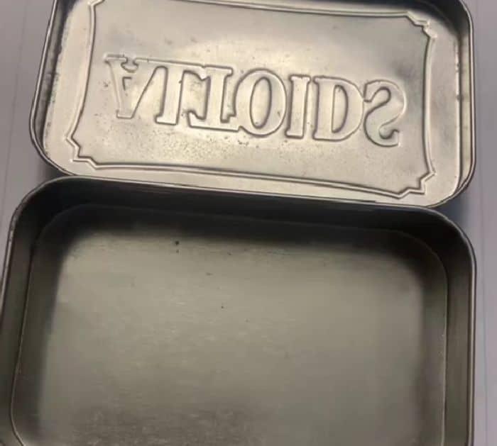 Easy Repurposed Altoids Wallet Tutorial