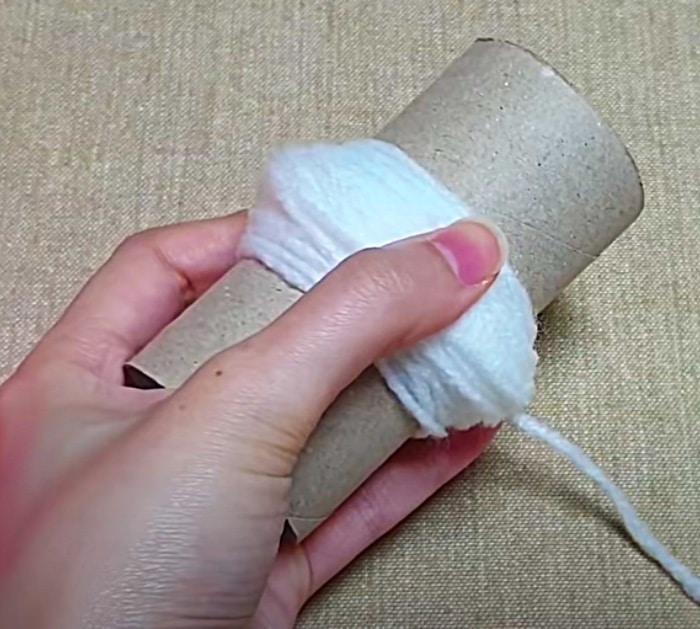 Toilet Roll Crafts - Yarn Ideas - Pom Pom Animals Ideas
