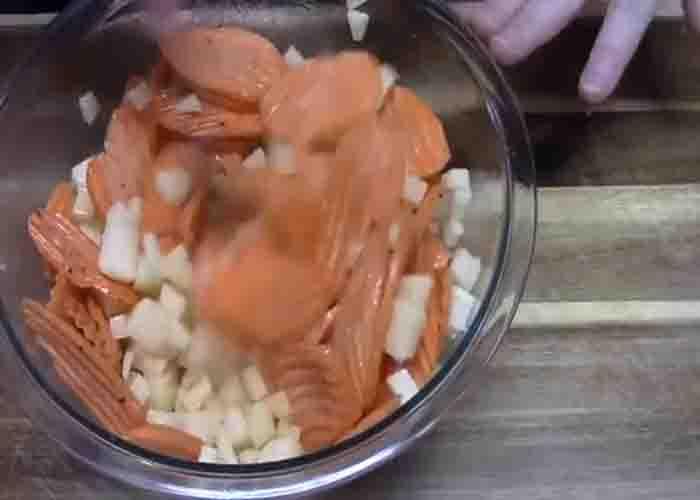 Seasoning the hobo cheeseburger foil packet veggies