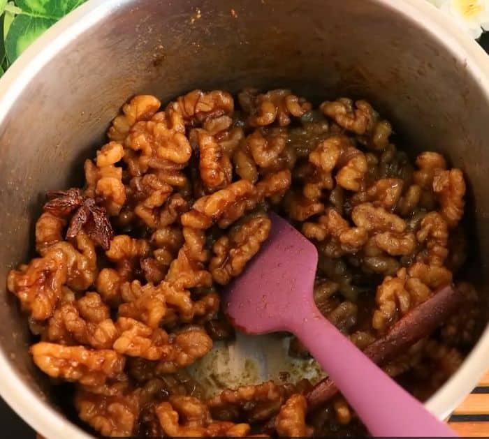 Easy Crunchy Candied Walnut Ingredients