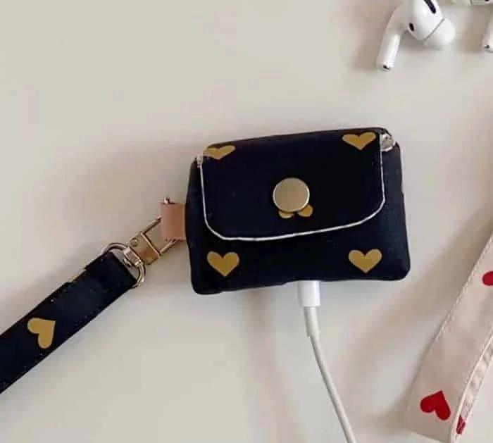 Easy-To-Sew-Pretty-Air-Pod-Case